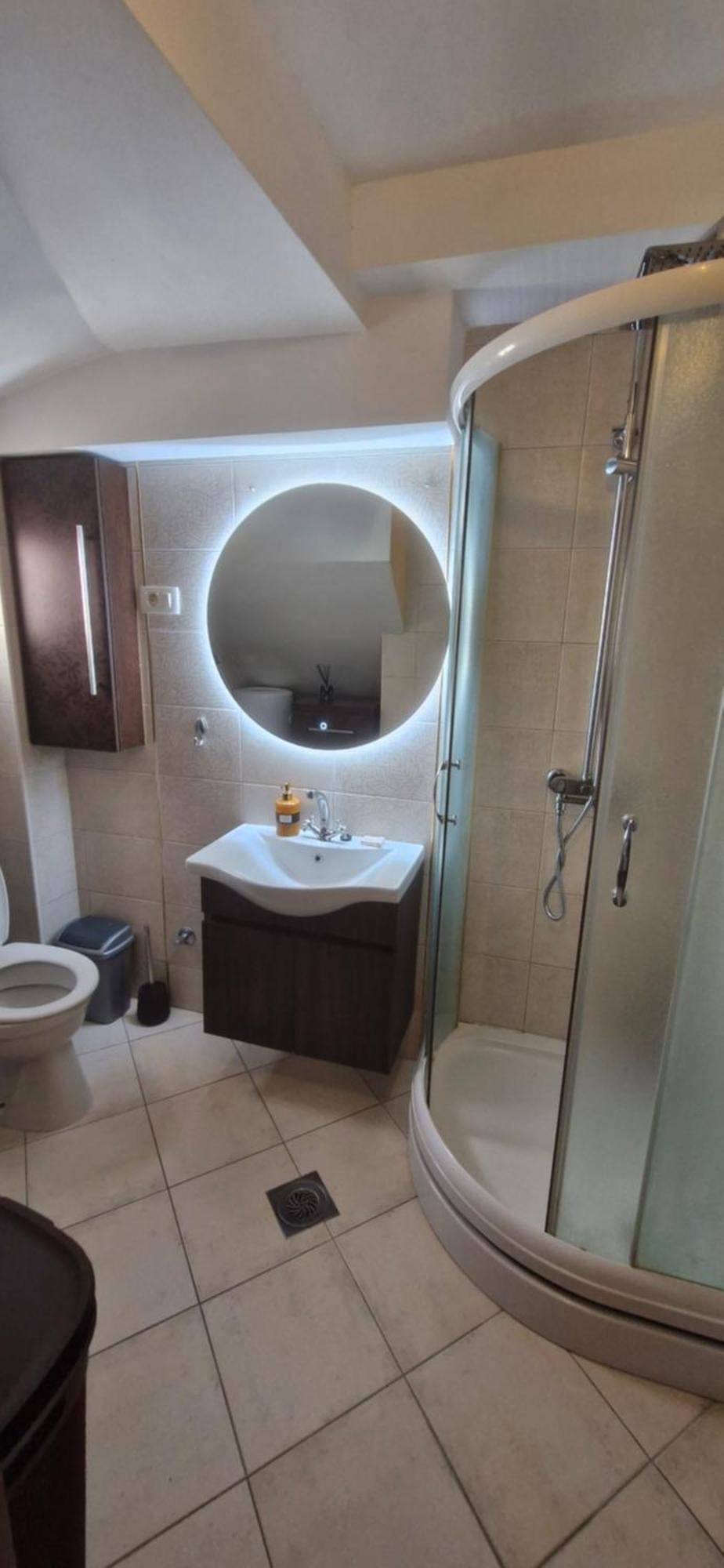 Chic Apartment In The City Center By The Sea 티바트 외부 사진