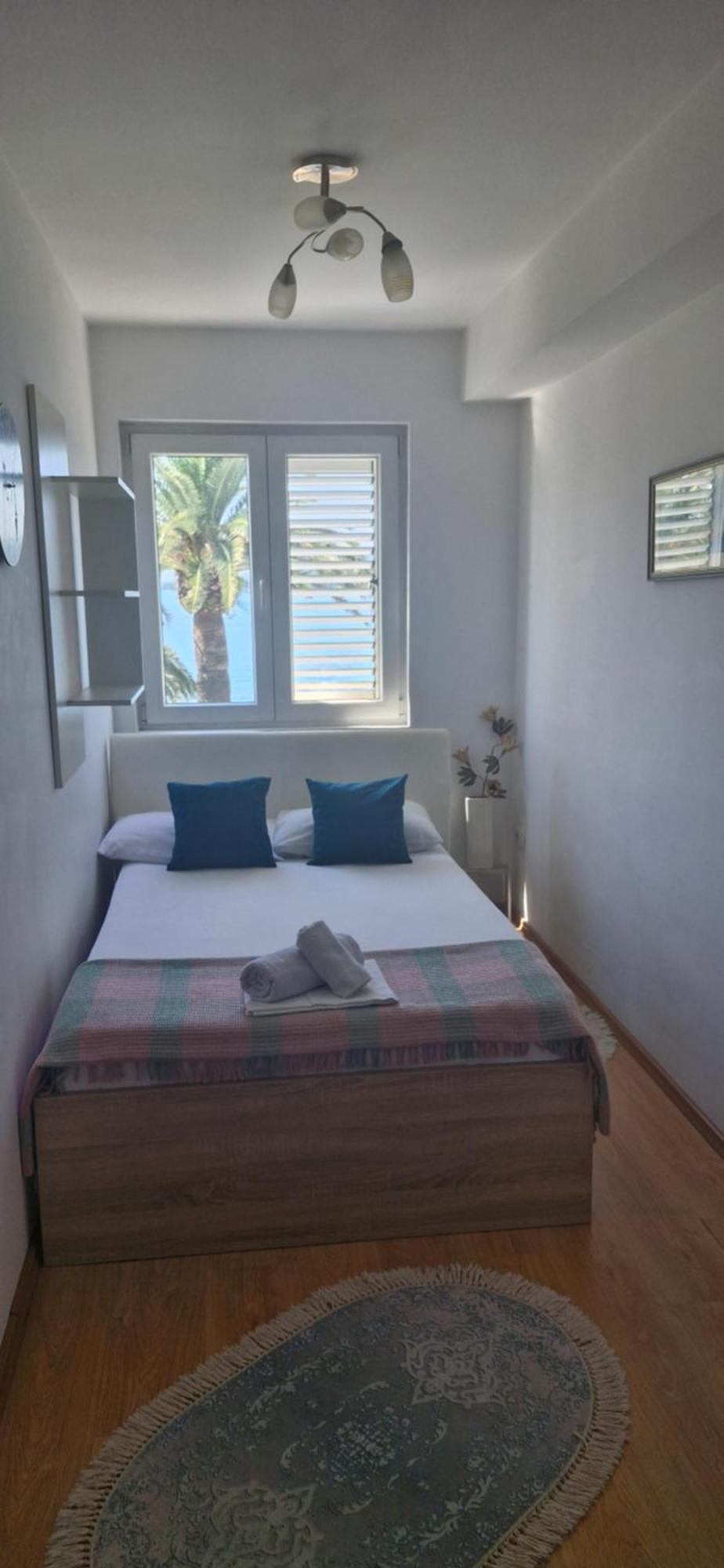 Chic Apartment In The City Center By The Sea 티바트 외부 사진